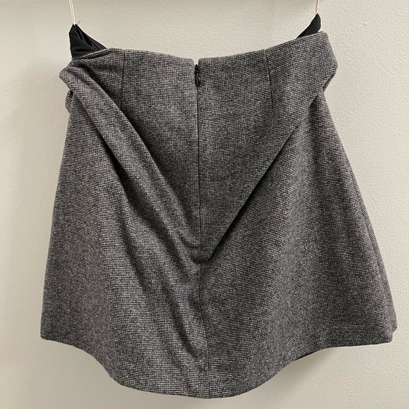 Wilfred skirt In perfect condition. Worn only a few times. Size 2 - Picture 2 of 3